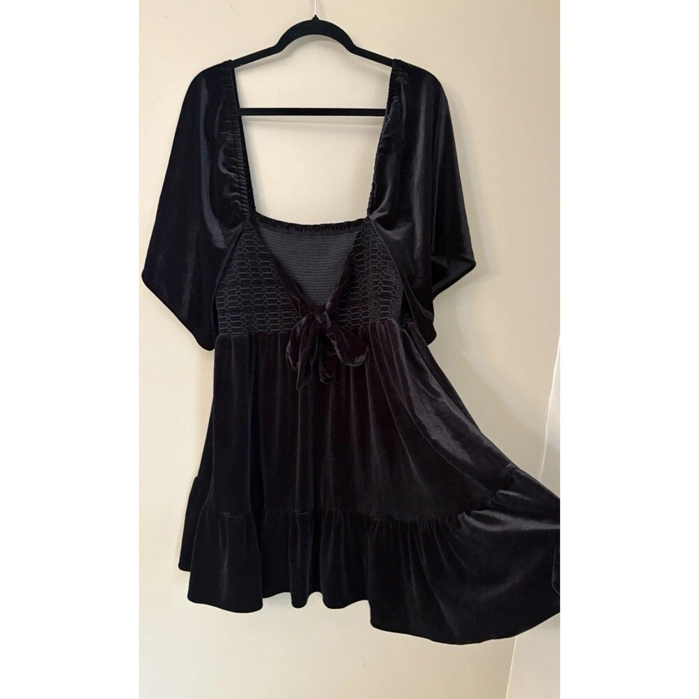 NEW C&V Chelsea & Violet Smocked Ruffle Hem Mini Dress Women Medium Black Velvet - Picture 7 of 10
